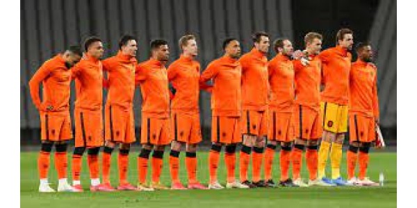 Nederlands voetbalelftal wygrywa dwie rundy i awanse